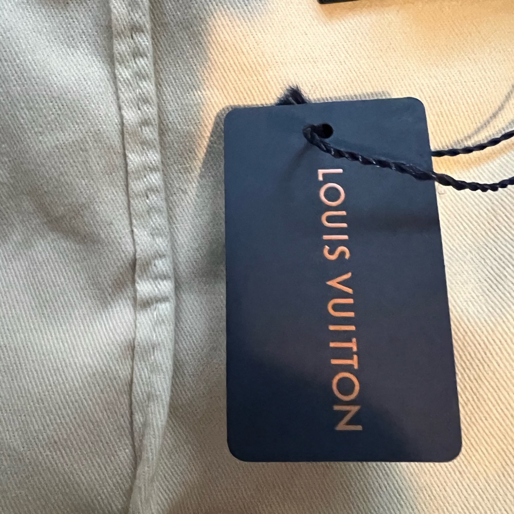 Louis Vuitton - Picture 6 of 14